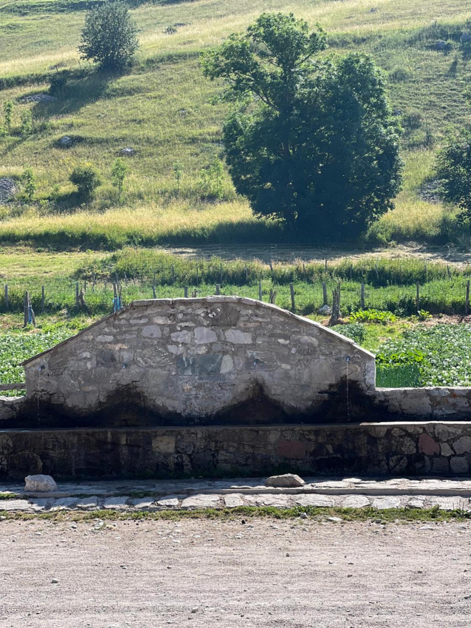 Gornji LukomirKod Kapetana Tea住宿加早餐旅馆 外观 照片