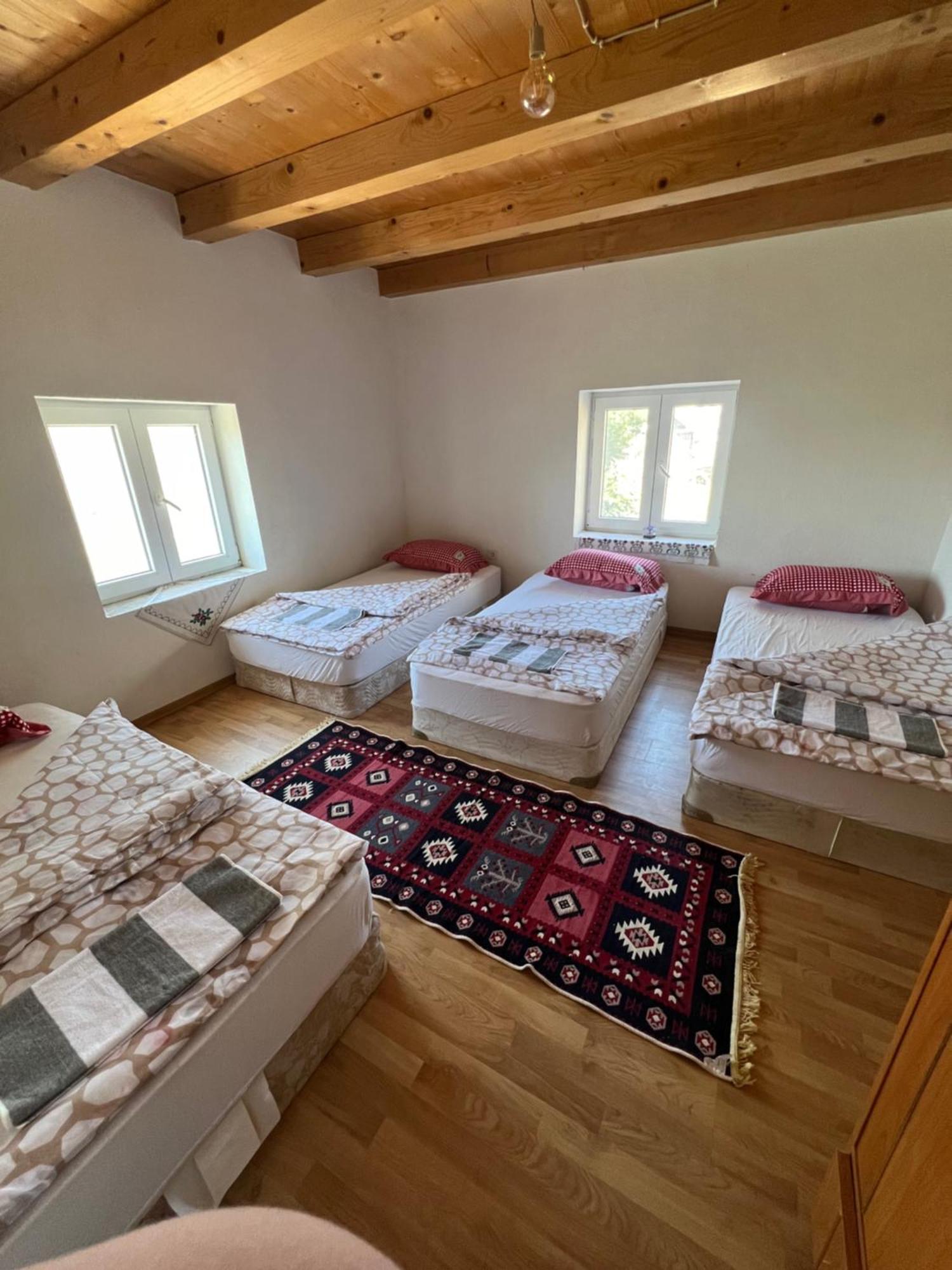 Gornji LukomirKod Kapetana Tea住宿加早餐旅馆 外观 照片