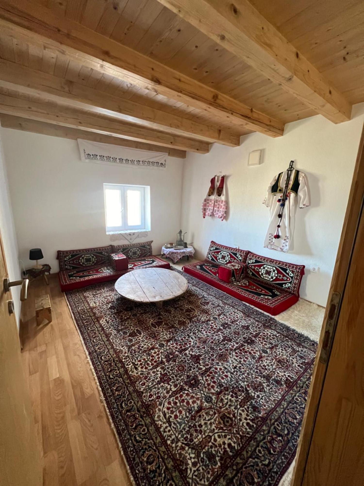 Gornji LukomirKod Kapetana Tea住宿加早餐旅馆 外观 照片